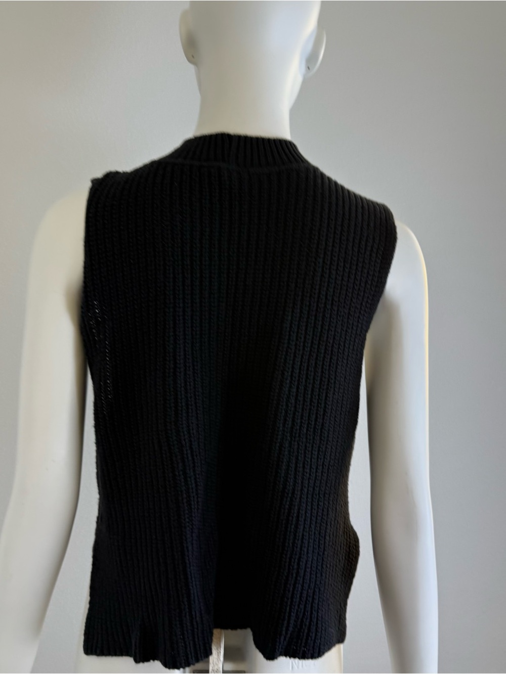 Express Black Ribbed Sleeveless Knit Top - Picture 2 of 10